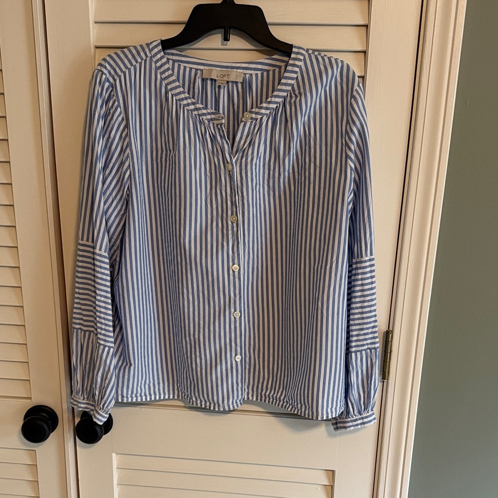 LOFT Women's Blue and White Striped Button Down Shirt